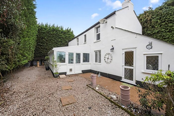 3 Bedroom Detached House For Sale In Coolgardie Road, Ashford, TW15