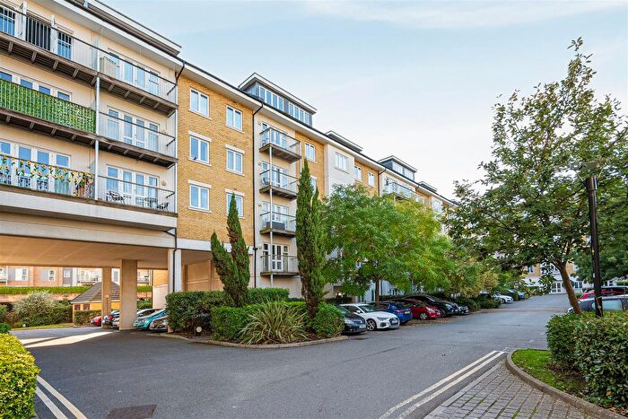 2 Bedroom Flat For Sale In Kensington House, West Drayton, UB7