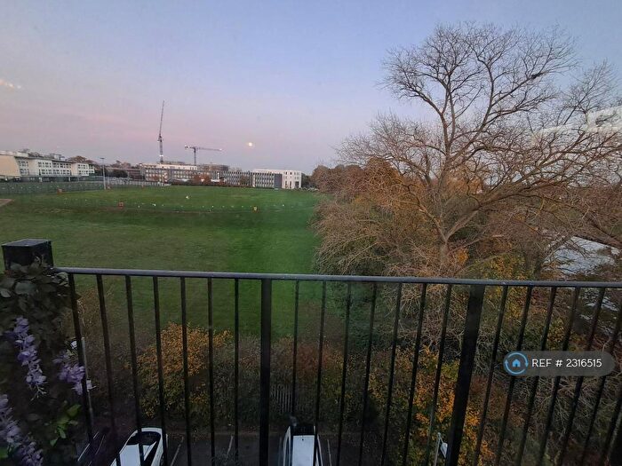 2 Bedroom Flat To Rent In Blackthorn Road, Ilford, IG1