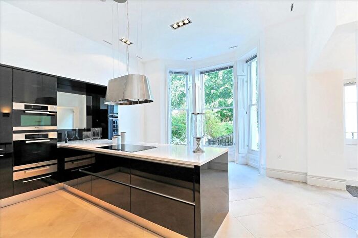 3 Bedroom Flat To Rent In Holland Park, London, W11