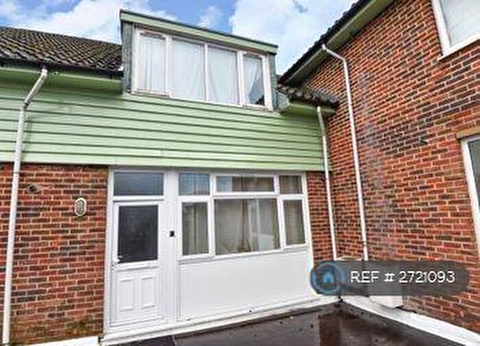 2 Bedroom Maisonette To Rent In Chenies Parade, Amersham, HP7