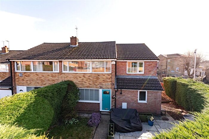 4 Bedroom Semi Detached House For Sale In Fourlands Drive, Idle, BD10