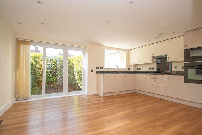 2 Bedroom Apartment To Rent In Hutton Road, Shenfield, CM15