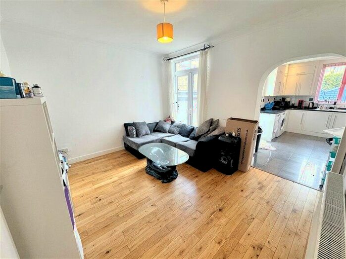 4 Bedroom House To Rent In Amity Road, Stratford, E15