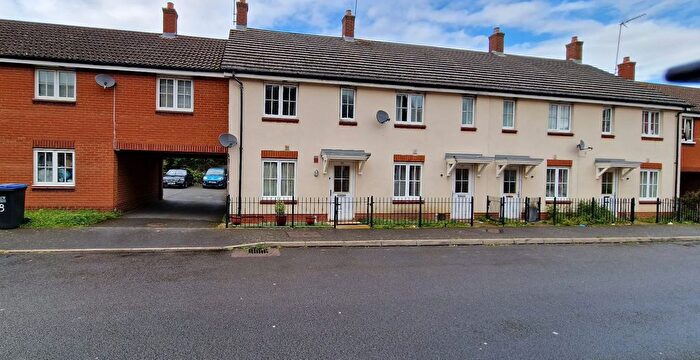 3 Bedroom Semi-Detached House For Sale In Richards Street, Hatfield, AL10