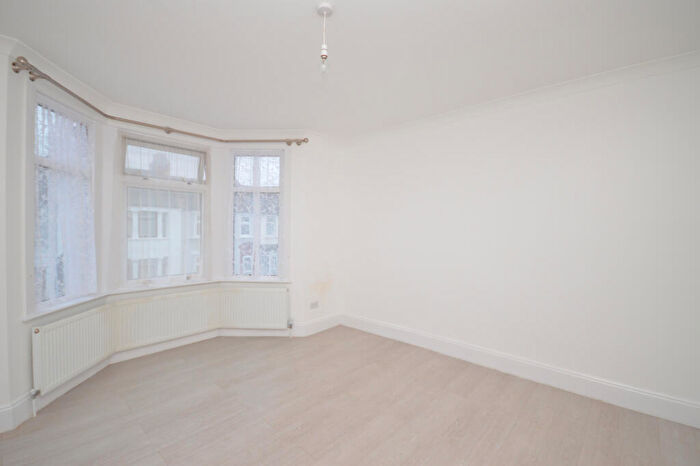 3 Bedroom Terraced House To Rent In Henley Road, Ilford, IG1