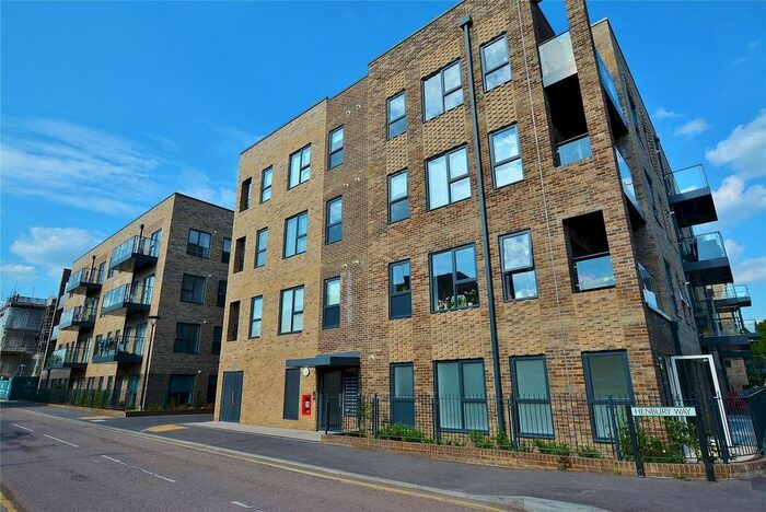 1 Bedroom Flat To Rent In Bowerman Court, Bucknall Place, Watford, Herts, WD19