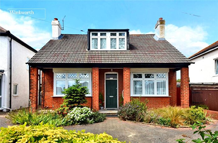 3 Bedroom Bungalow For Sale In Langley Avenue, Worcester Park, KT4