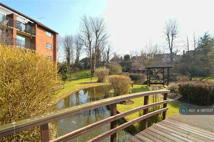 3 Bedroom Flat To Rent In Campion Close, Croydon, CR0