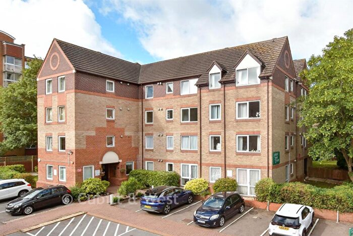 1 Bedroom Flat For Sale In Cedar Road, Sutton, Surrey, SM2