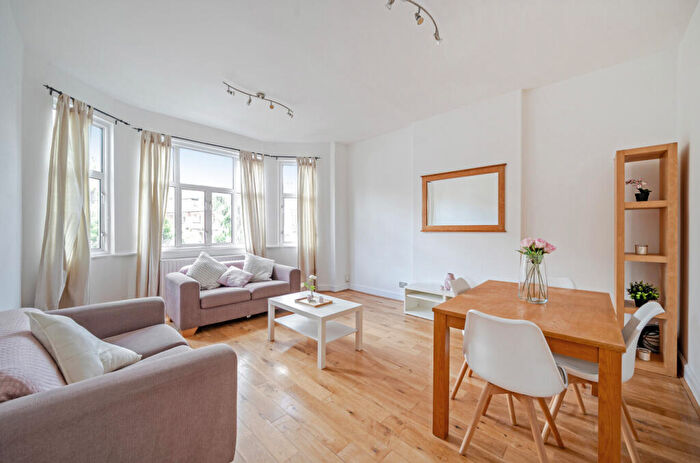 2 Bedroom Apartment For Sale In St Cuthberts Road, London, NW2