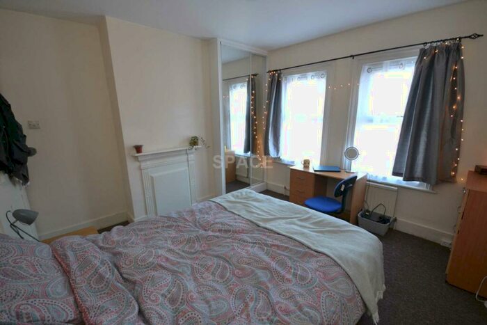 3 Bedroom Terraced House To Rent In Brighton Road, Earley, Reading, Berkshire, RG6