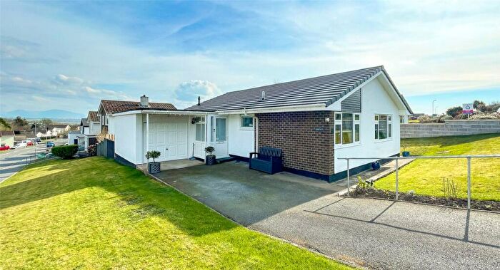 3 Bedroom Bungalow For Sale In Greenfield Avenue, Llangefni, Isle Of Anglesey, LL77
