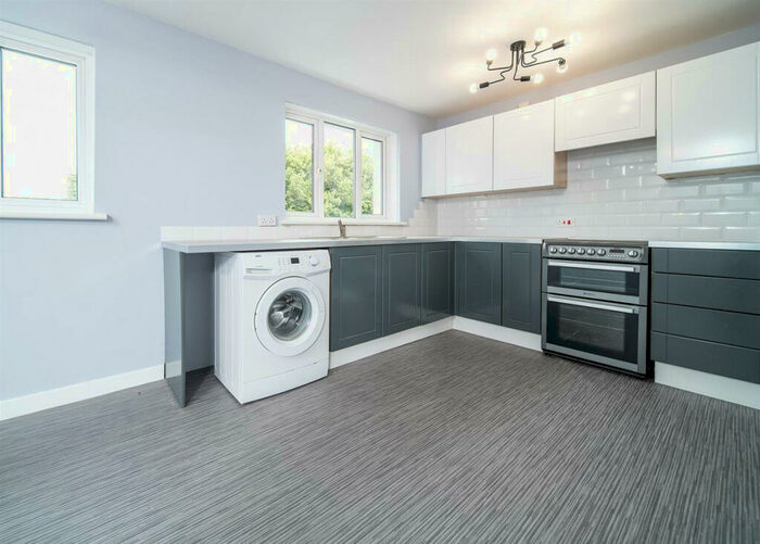 2 Bedroom Flat To Rent In Holmscroft Way, Greenock, PA15