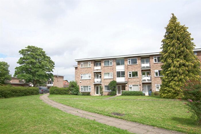2 Bedroom Apartment To Rent In St Johns Court, Warwick, CV34