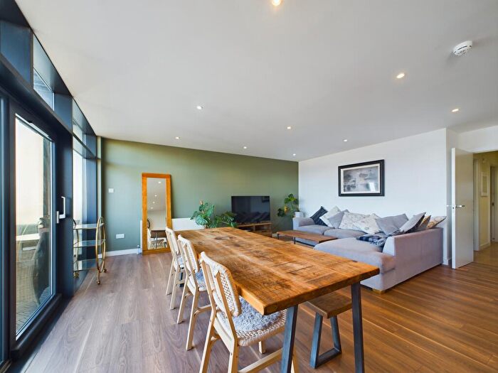 2 Bedroom Flat To Rent In Elliot Street, Glasgow, G3