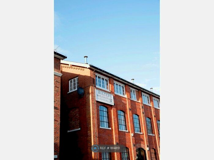 3 Bedroom Flat To Rent In The Spires, Canterbury, CT2