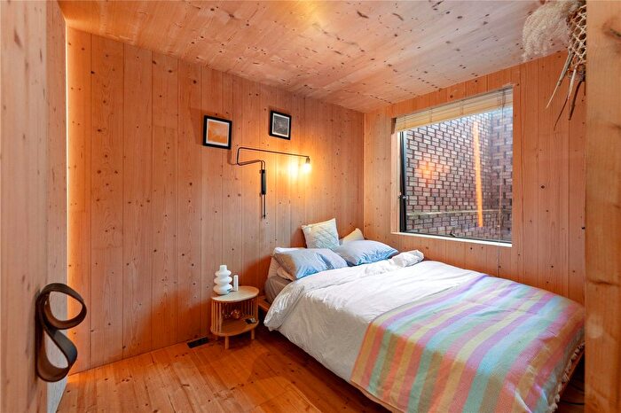 1 Bedroom Flat To Rent In Barretts Grove, London, N16