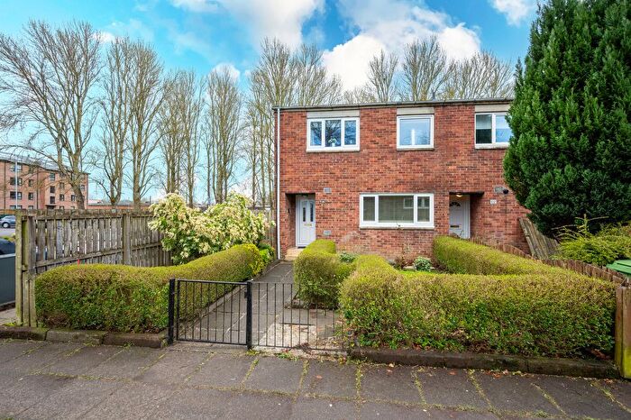 3 Bedroom End Of Terrace House For Sale In Shawholm Crescent, Pollokshaws, G43