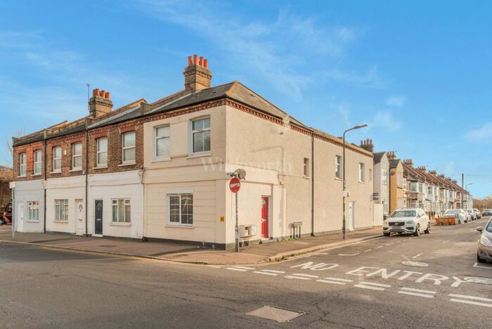 2 Bedroom Flat To Rent In Green Lane, London, SE20