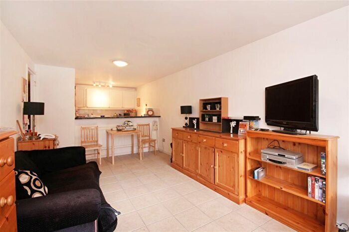 1 Bedroom Flat To Rent In Vesage Court, Leather Lane, Clerkenwell, London, EC1N