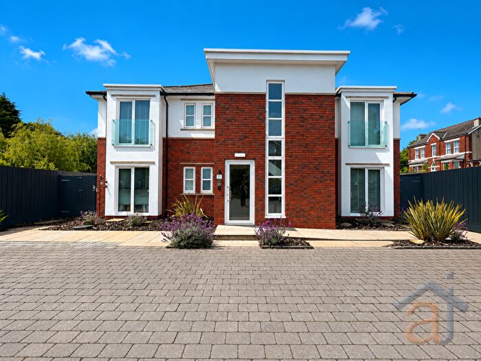 2 Bedroom Apartment For Sale In Liverpool Road, Birkdale, Southport, PR8