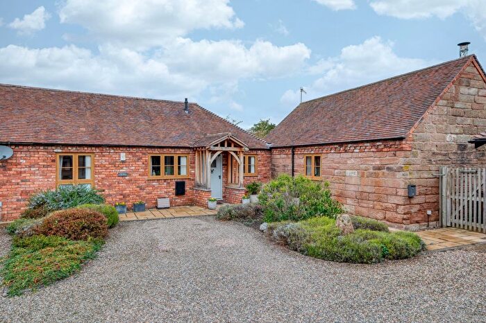 3 Bedroom Barn Conversion For Sale In Hadley, Mayhouse Court, WR9