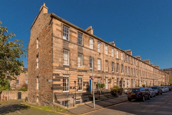 2 Bedroom Flat To Rent In Cumberland Street, New Town, Edinburgh, EH3