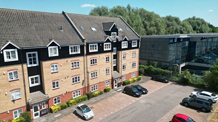 2 Bedroom Flat To Rent In Longman Court Stationers Place, Hemel Hempstead, Hertfordshire, HP3