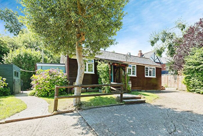 4 Bedroom Bungalow For Sale In Westcourt Lane, Shepherdswell, Dover, Kent, CT15
