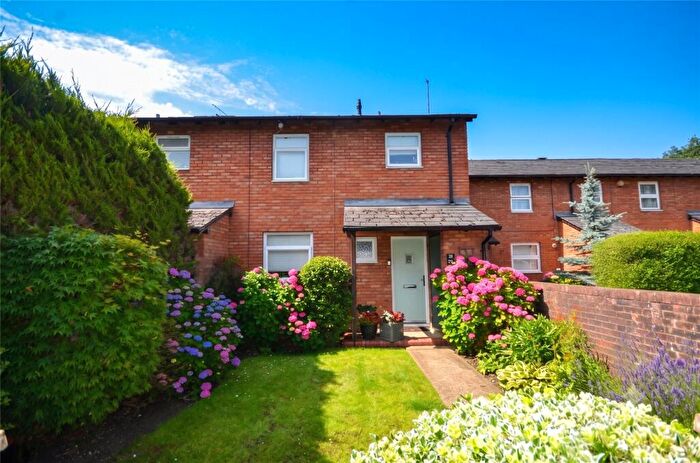 3 Bedroom End Of Terrace House For Sale In Alsace Walk, Camberley, Surrey, GU15