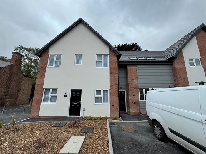 2 Bedroom Apartment To Rent In Chewton Street, Eastwood, Nottingham, NG16