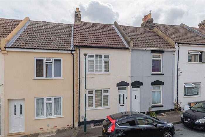 3 Bedroom Terraced House For Sale In Charter Street, Chatham, Kent, ME4