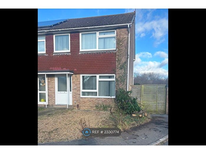 3 Bedroom Semi-Detached House To Rent In The Paddocks, Lancing, BN15