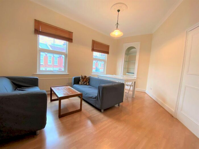 2 Bedroom Flat To Rent In Bollo Lane, London W4