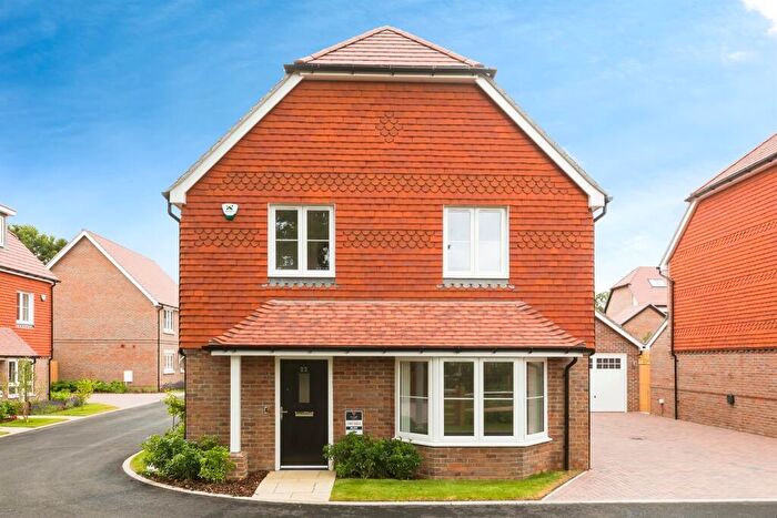 4 Bedroom Detached House For Sale In Martlet View, Burgess Hill, RH15