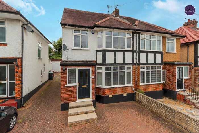 4 Bedroom Semi-detached House For Sale In Valley Walk, Croxley Green, Rickmansworth, Hertfordshire, WD3