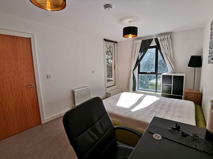 3 Bedroom Property To Rent In Hulton Street, Salford, M5