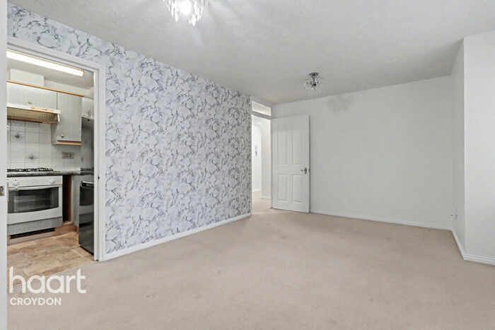 1 Bedroom Flat For Sale In Franklin Way, Croydon, CR0