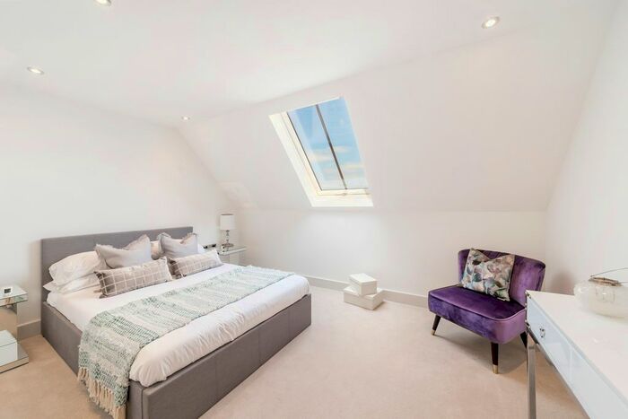 2 Bedroom Flat For Sale In Harrow Road, Kensal Green, NW10