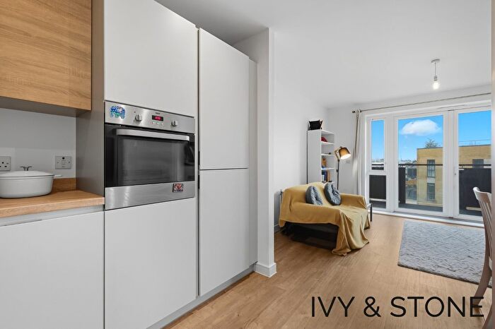 1 Bedroom Flat For Sale In Sandy House, Sackett Road, Barking, Greater London, IG11