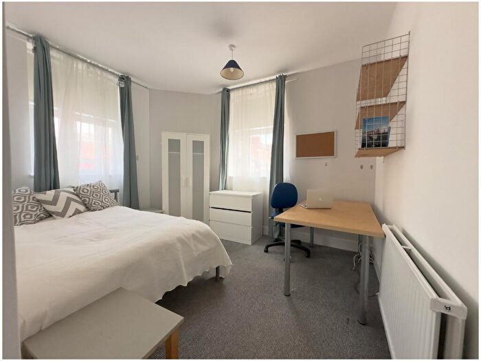 1 Bedroom Flat To Rent In ( Room) Osmaston Street, Lenton, NG7