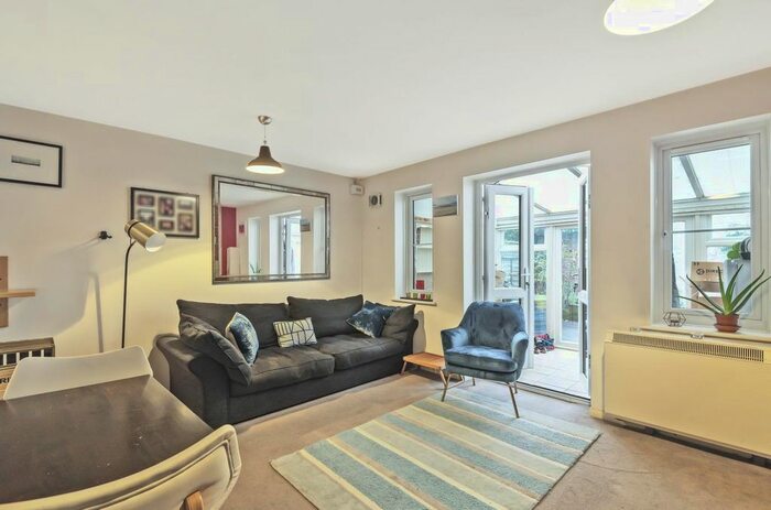 1 Bedroom Flat To Rent In Kiver Road, London, N19