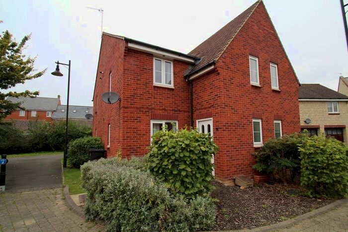 2 Bedroom Property To Rent In Rigel Close, Oakhurst, SN25