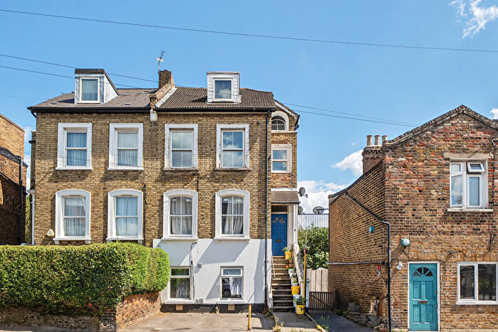 1 Bedroom Apartment For Sale In Ravensbourne Road, London, SE6