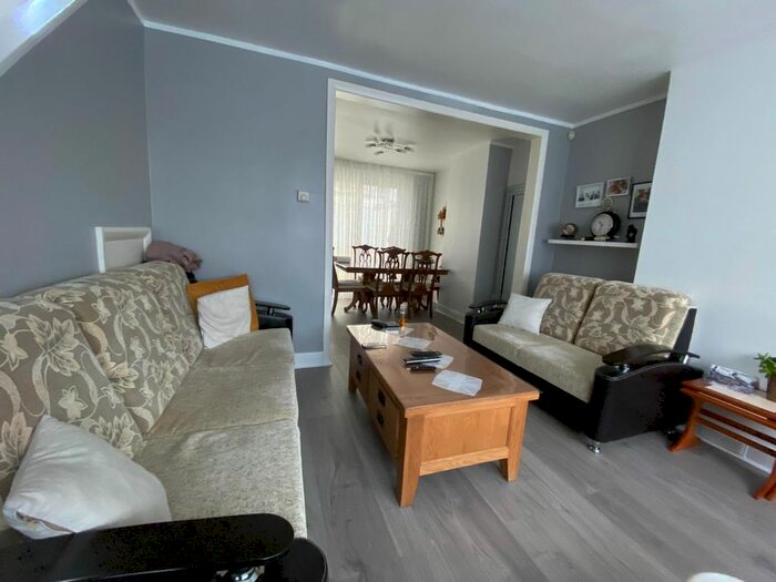 3 Bedroom Semi-Detached House To Rent In Ascot Gardens, Enfield, EN3