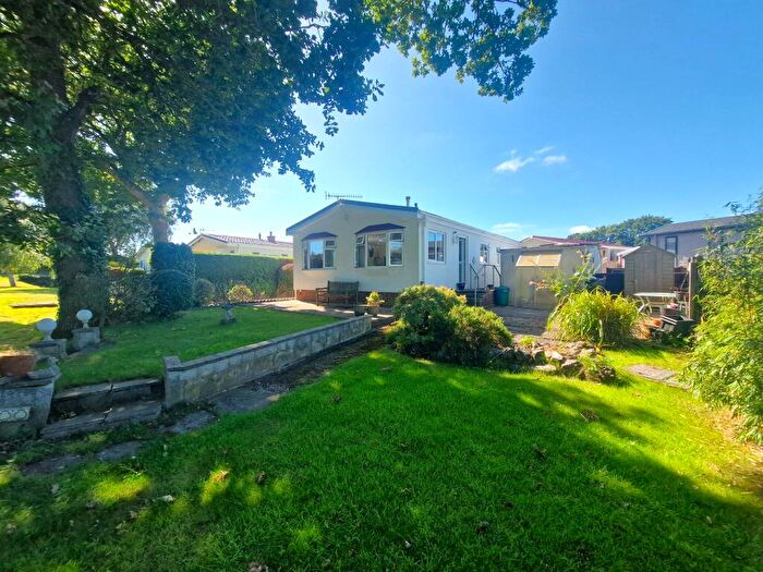 2 Bedroom Park Home For Sale In Woodlands Park, Exeter, EX6