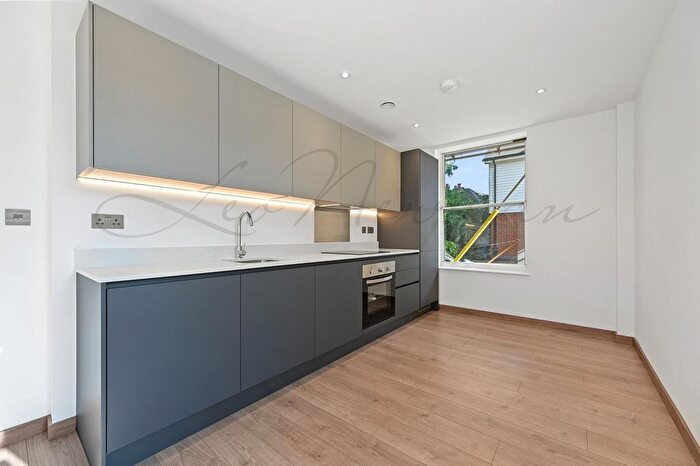 1 Bedroom Flat To Rent In Harvest Lane, Thames Ditton, KT7