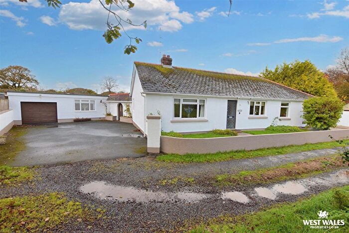 5 Bedroom Detached Bungalow For Sale In Crosslanes, Kilgetty, SA68