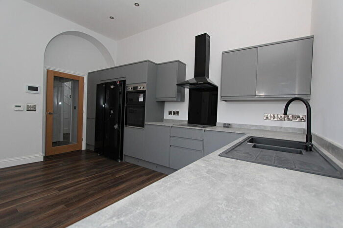2 Bedroom Apartment To Rent In Apartment, Housley Manor, S35